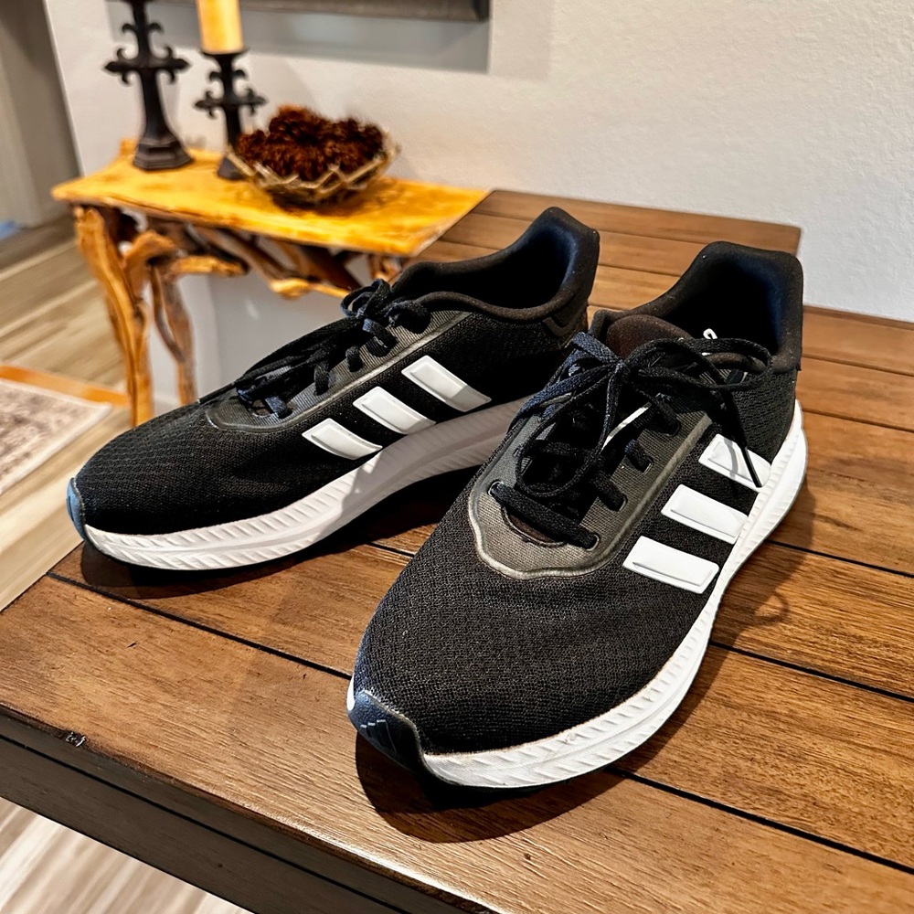 Men’s Adidas cloud foam sneakers - Picture 2 of 9